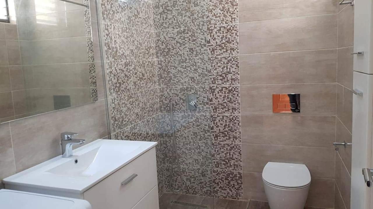 Spacious Apartment Near The Beach Sarandë Exterior foto